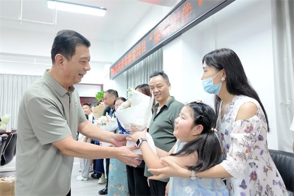 家屬開放日：讓思念在“鄭”里綻放