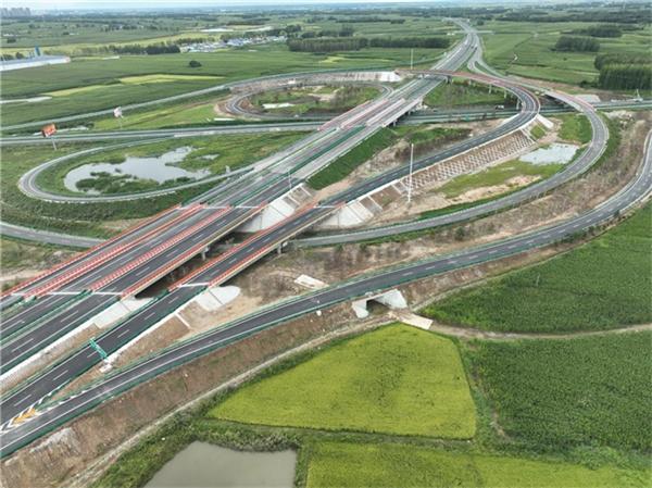中鐵四局安裝公司參建的鐵科高速公路延壽尚志界至五常段開通