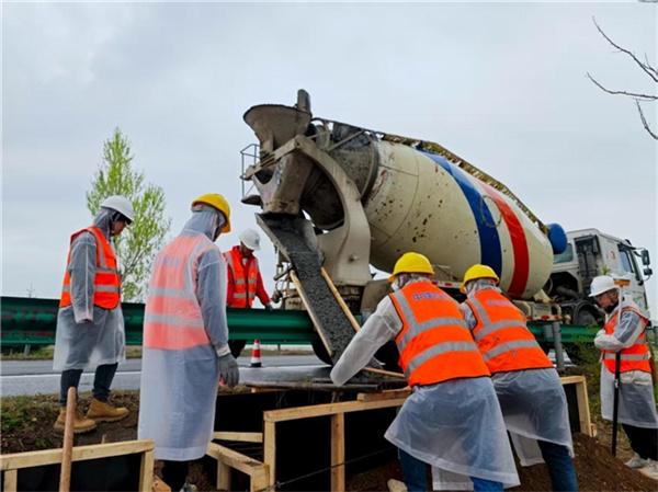 中鐵四局安裝公司參建的鐵科高速公路延壽尚志界至五常段開通