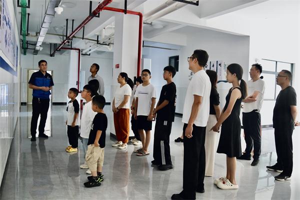 中交一公局海威公司平宜项目组织开展专“暑”定制“小候鸟”反探亲主题活动