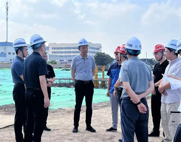 天津市津南区副区长薛彤到中交一公局八公司产业承接平台项目走访调研