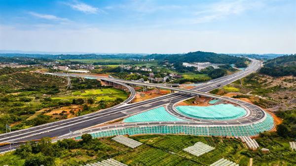 中交一公局集团昌金改扩建SSZ1标新建新余互通顺利开通