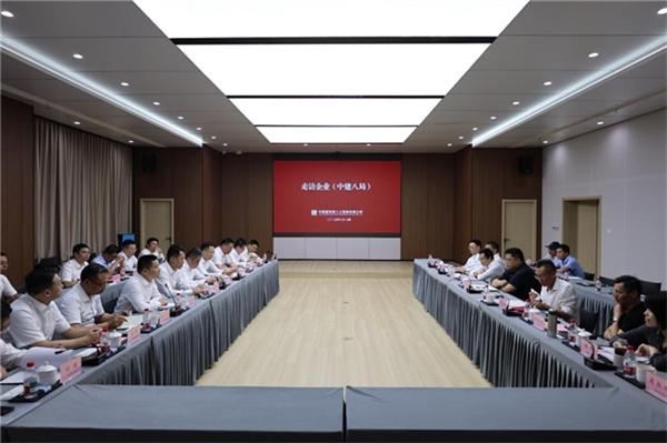 闵行区政府党组成员、副区长李阳一行赴中建八局华漕保障房项目调研指导