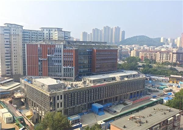 中建八局东北公司大连市中心医院项目筑牢健康基石，做好“民生”答卷