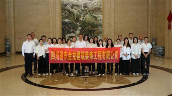 東金龍建筑裝飾”卓可：創(chuàng  )新引領(lǐng)，破局建筑業(yè)新征程