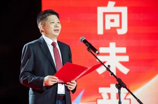 精誠六十載 青春向未來(lái)！這場(chǎng)音樂(lè )會(huì )奏響十六化建六十年華誕贊歌！