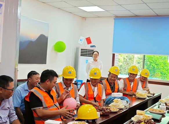 中建四局婁山雅苑建設項目：“雙節”暖一線(xiàn)廉潔筑初心