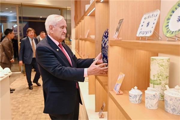 Bernardaud柏图旗舰店启幕上海恒隆 百年法式匠艺 开启“瓷无止境”优雅篇章