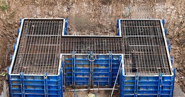 中交一公局集团秦沈高速9标项目桥梁承台首件浇筑完成