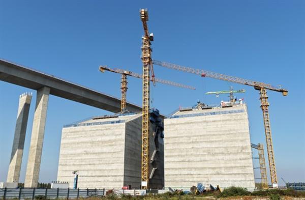 张靖皋长江大桥北航道桥南锚碇一期工程施工完成