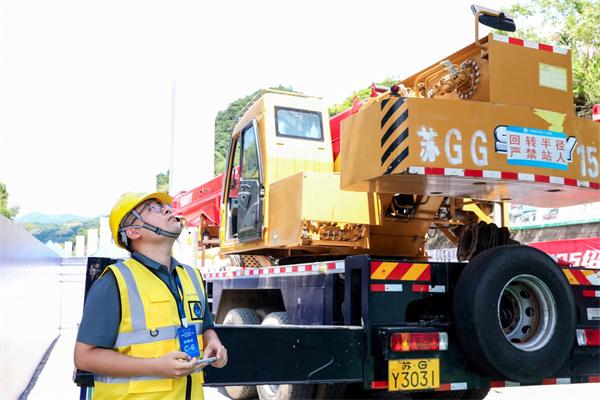 00后安全部长武炳天：用青春守护每一米安全施工