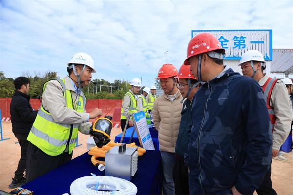 护航民生动脉，实战淬炼精兵——凤吉路项目开展有限空间事故专项应急演练