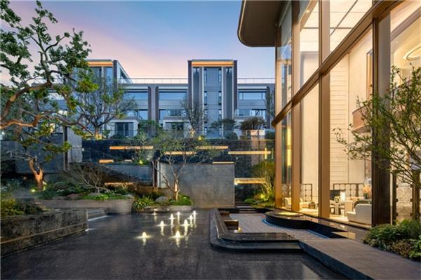 荣耀时刻丨厦门国贸樾云墅获评2025“好房子”“好小区”产学研创新案例