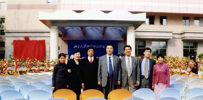 远见与匠心 前瞻性材料应用筑就医疗建筑典范——《瞰建好医院》四十四所委属医院的基建创新实践之北京大学第三医院