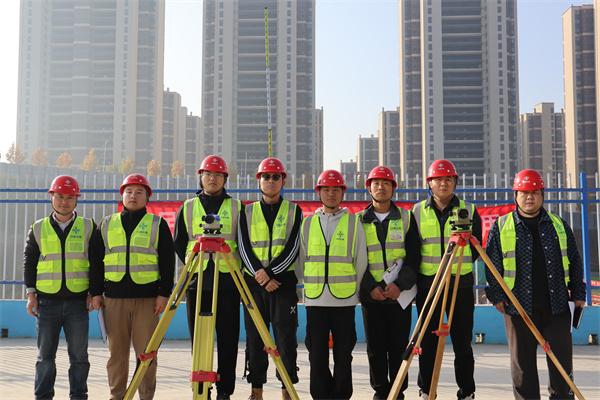 南上坊城中村项目开展测量技能比武活动