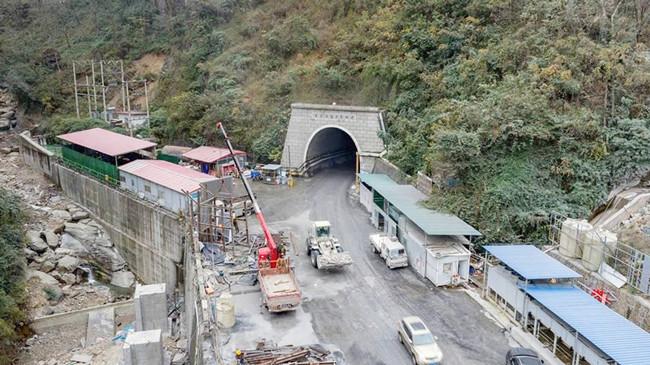 我國時(shí)速350公里高鐵最長(cháng)隧道貫通