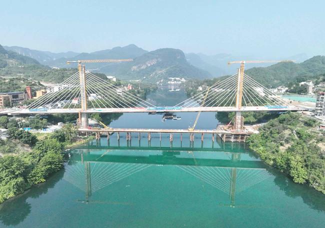 努力完成全年目標任務(wù) ——各地決勝“十四五”一線(xiàn)掃描