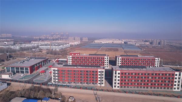 筑巢引凤，乌海三千学子将迎“新家”（乌海十中全寄宿制项目通过竣工验收）