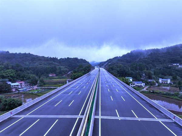 铜安高速项目获“巴渝杯”优质工程