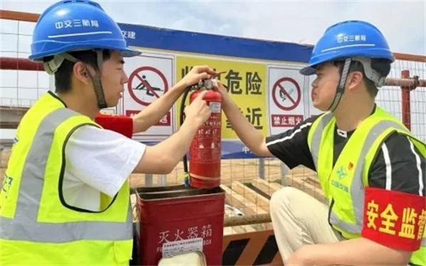 中交三航局長(zhǎng)修高速SG-3標(biāo)段獲評(píng)河南省工程建設(shè)安全文明標(biāo)準(zhǔn)化工地