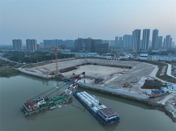 中交一航局顺德伦桂路潭洲隧道工程减载沉箱安装开始施工