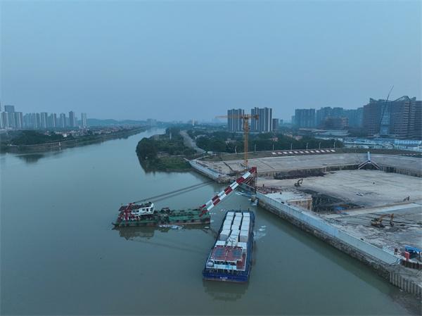 中交一航局顺德伦桂路潭洲隧道工程减载沉箱安装开始施工