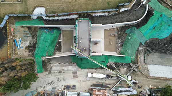 冲刺四季度!中交一公局八公司吴淞江项目园区44号河闸结构封顶