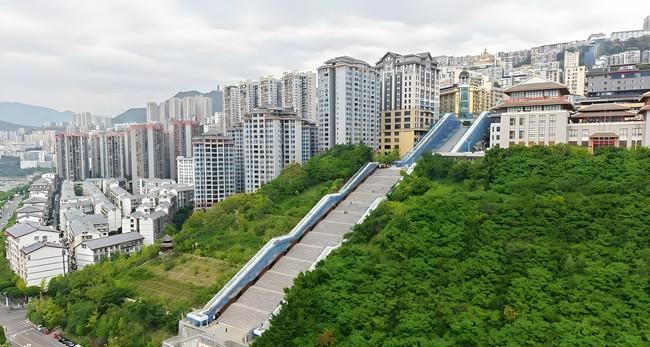 从地方两会看变化 实干筑基 激活城市发展动能