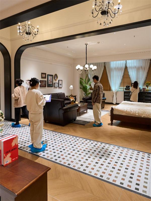 把家具当艺术品做，时余成为复古美学家具“破局者”｜霸榜品类TOP1?