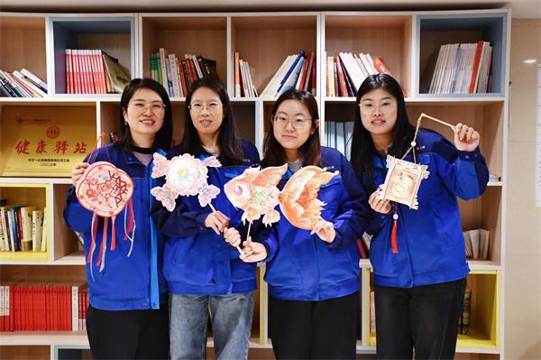 中交一公局第八工程有限公司天津地铁片区项目组织开展“马，启新程，花灯溢彩”元宵主题活动