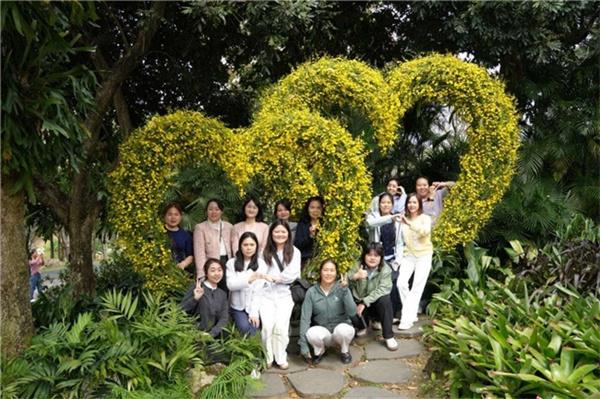 赴春日之约，绽巾帼芳华——中交一公局四公司两港一区项目群举办妇女节主题活动