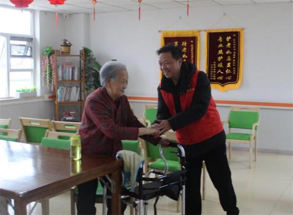 春“锋”送暖，薪火相传！中建五局山东公司志愿者以爱老之行践行雷锋精神