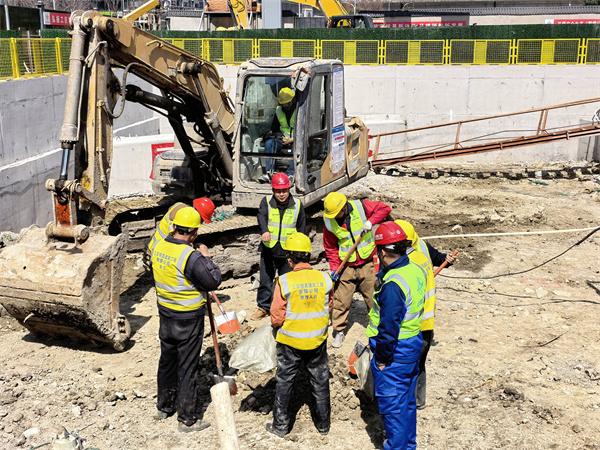 高铁苏州北站项目联合中铁四局高铁苏州北站动车所预留工程项目开展深基坑突发涌水涌砂事件综合应急演练