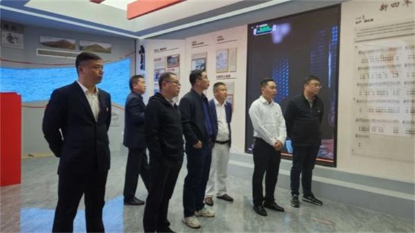 缅怀革命先烈，传承红色基因