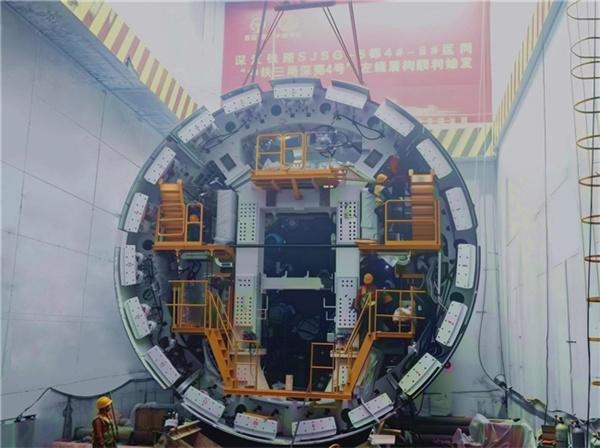 深江铁路站前6标首台盾构机顺利始发