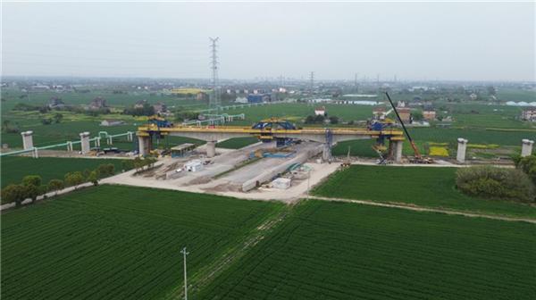 海盐特大桥跨规划海盐大道连续梁顺利合龙