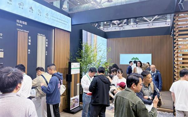 美新超越木荣获CIC铂金认证 炜青木亮相 2026 花园大会 双品牌驱动绿色户外建材新发展