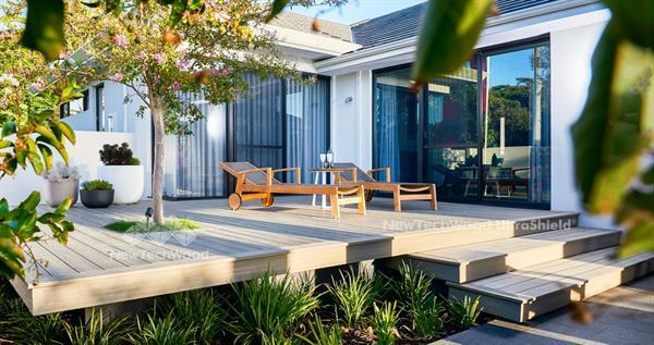 美新超越木荣获CIC铂金认证 炜青木亮相 2026 花园大会 双品牌驱动绿色户外建材新发展