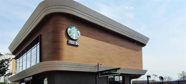 美新超越木荣获CIC铂金认证 炜青木亮相 2026 花园大会 双品牌驱动绿色户外建材新发展