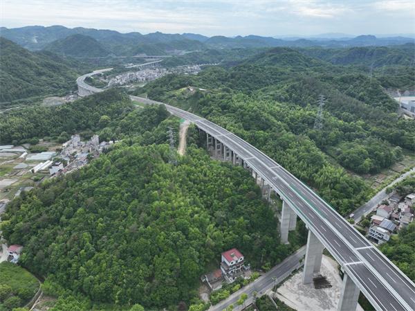 浙江104国道项目连接线顺利通车