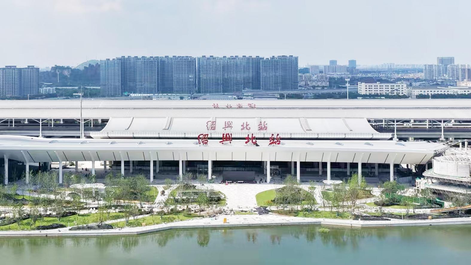硬核技术赋能超级枢纽 ——中建八局轨道公司绍兴北站TOD项目涉铁深基坑施工创行业标杆
