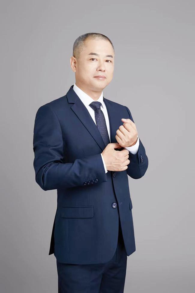 存量时代不需要涂脂抹粉的化妆师 ——专访美丽南方控股有限公司（HK）总设计师、执行总裁罗清林