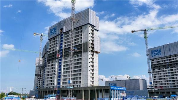 5G“云脑”调度百米塔吊 AI“哨兵”值守智慧工地
