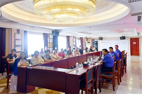 中交一公局第八工程有限公司天津地铁项目联合天津市城市管理综合行政执法总队开展安全月环保法规培训会