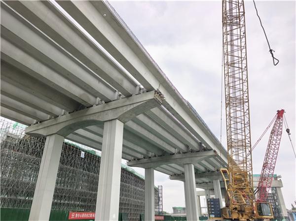亮马河北路7#标段预制梁架设任务全部完成