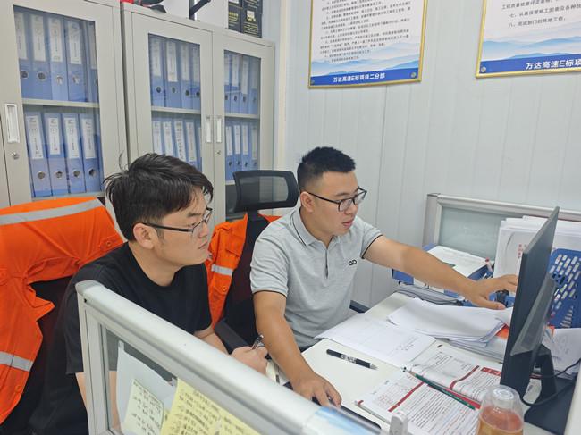 南河特大桥的“找茬”人——记重庆高速巨能集团中环分公司万开达E标项目 安全环保部部长伍俊伟的小故事