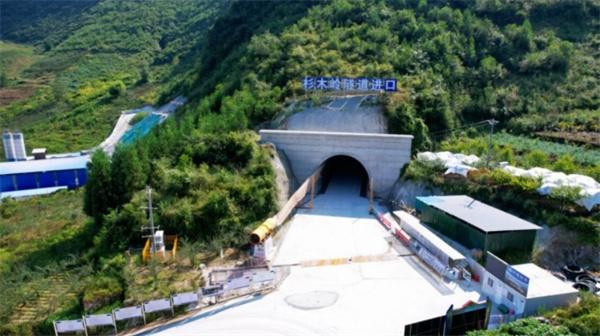 中交匠心筑绿路 —中交广州航道局汉源九安公路项目入选全国首批2026美丽交通建设实践案例