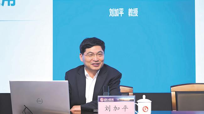 做混凝土的“专属医生” 锻造大国工程的钢筋铁骨 —— 记江苏省优秀共产党员刘加平