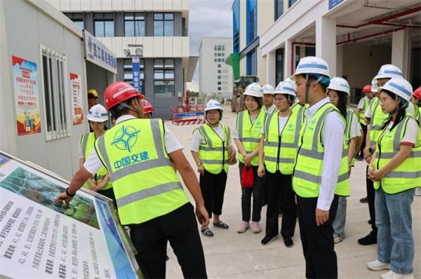 中交一公局四公司两港一区项目开展“党建引领促攻坚 聚力实干保节点”主题党日共建活动
