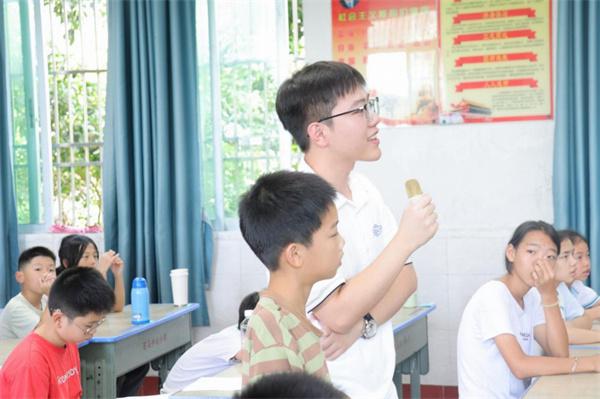 围龙屋里听乡音，青春力行护文脉 广应科学子实地调研兴宁市崇谷围围龙屋纪实